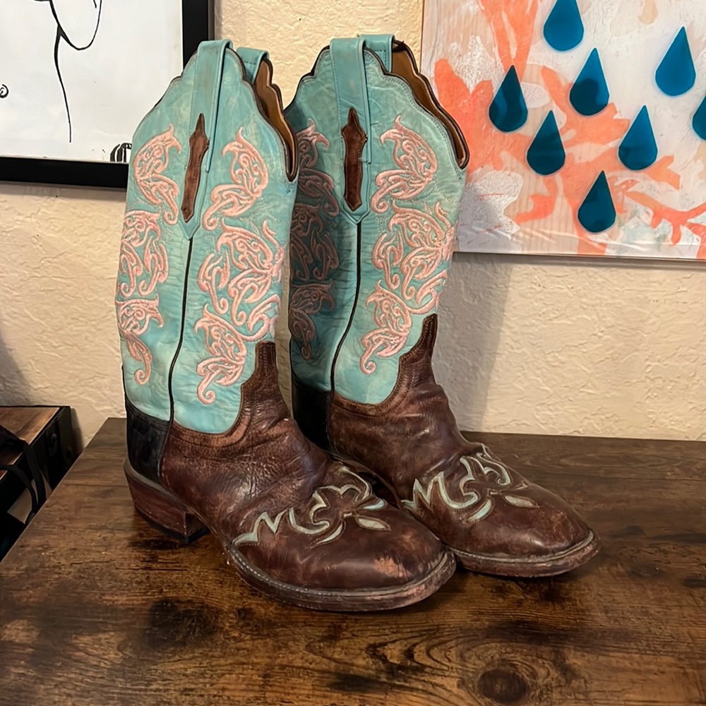 Lucchese Ruth Round Toe Cowboy Boots